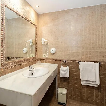 Restaurante De Torres فندق 2*