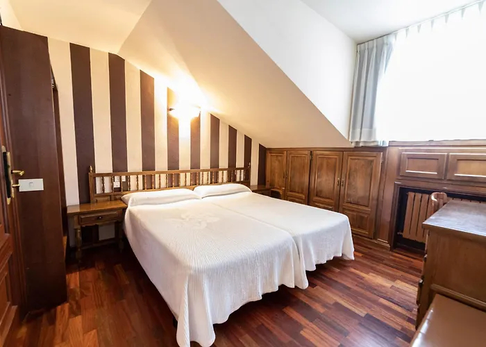 Restaurante De Torres 2* Felechosa